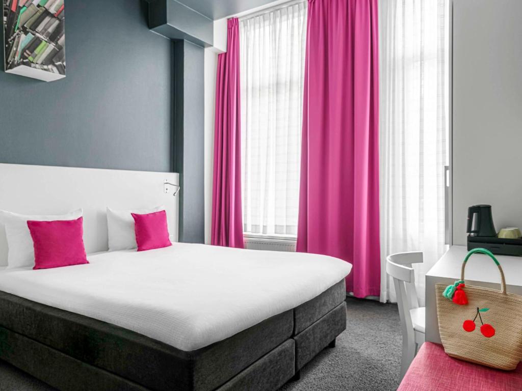 Ibis Styles Amsterdam Amstel - Dining and Entertainment