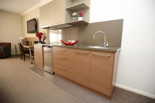 Indulge Apartments - Ontario - Amenities and Services