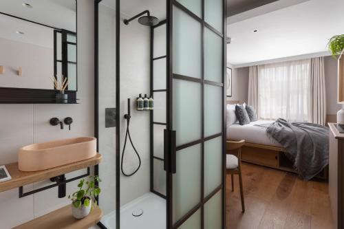 Inhabit Queens Gardens, a Member of Design Hotels - Comfortable and Amenity-Rich Accommodations