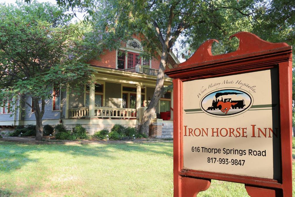 Iron Horse Inn - Dining and Breakfast