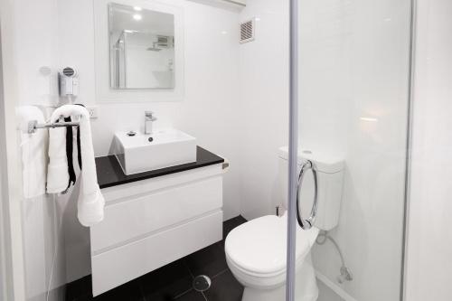 Jesmond Executive Villas - Location and Nearby Attractions