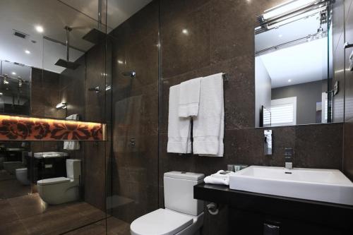 Junction Hotel Review