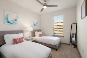 Kasa Arlington Dallas - Kitchen and Amenities