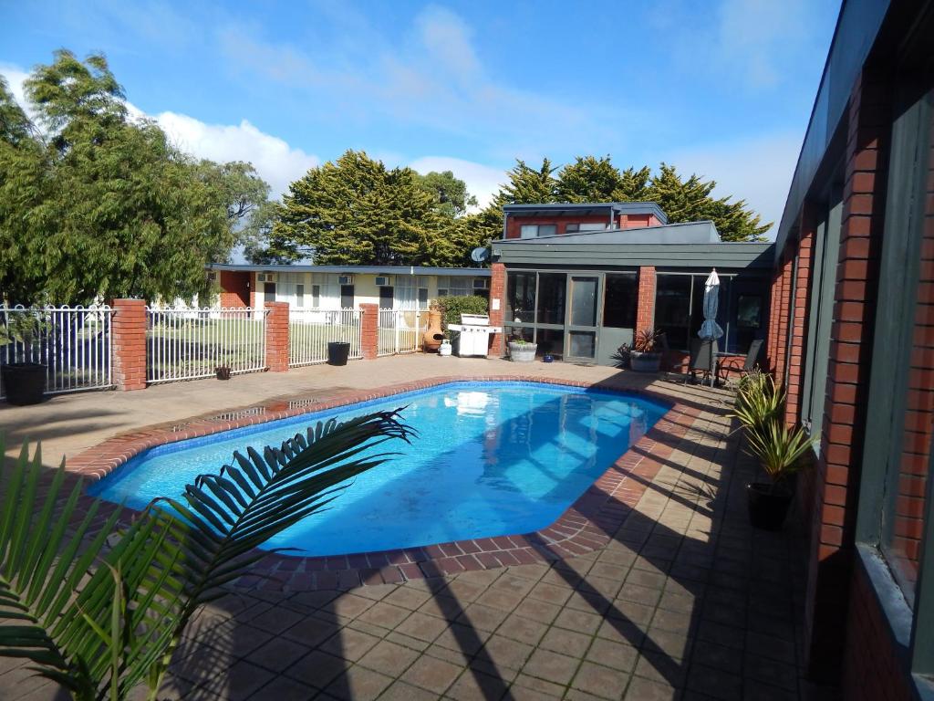 Kingston Lobster Motel - Room Types and Amenities