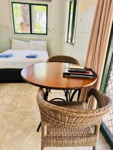 Knotts Crossing Resort - On-Site Dining Options