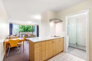 Knox International Hotel and Apartments - Room Amenities