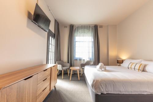 Lakemba Hotel - Facilities and Amenities