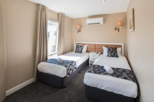 Lily Sands Inn - Amenities and Facilities