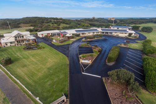 Logans Beach Whale Nursery Apartments - The Loft - Amenities and Facilities