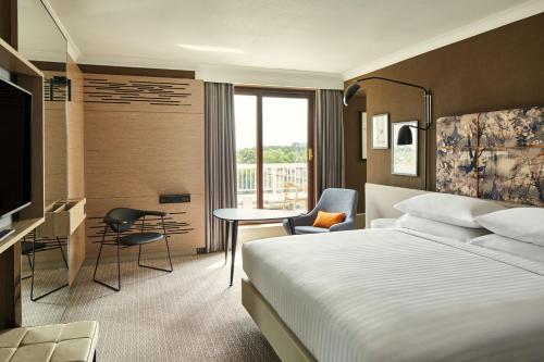 London Marriott Hotel Regents Park - Dining Options