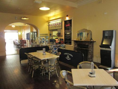 Maclean Hotel - Accommodation Options