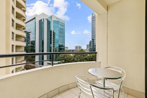 Mantra Parramatta - Dining and Amenities