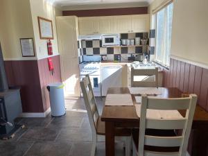 Manyat Peak Cottages Carnaby - Accommodation Details