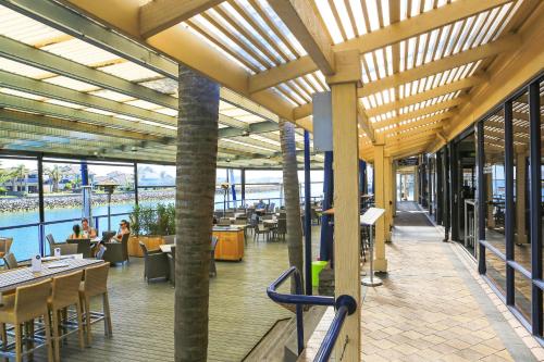 Marina Hotel - Dining On-Site