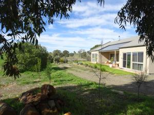 Meander Retreat - The Green Room - Impeccable Accommodation