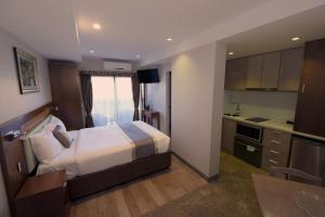Melrose Apartments - Amenities and Facilities