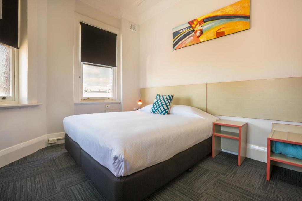 Melton Hotel Auburn - Room Types and Features
