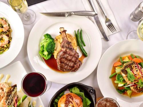 Mercure Alice Springs Resort - Dining and Culinary Options