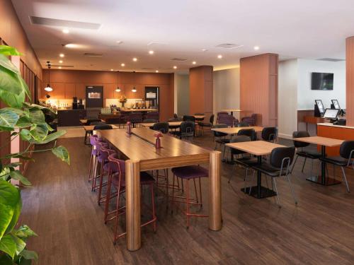 Mercure Newcastle - Dining at Distrikt Press