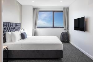 Meriton Suites Kent Street, Sydney - Accommodation and Room Features
