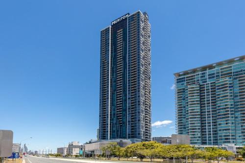 Meriton Suites Southport - Accommodation Details