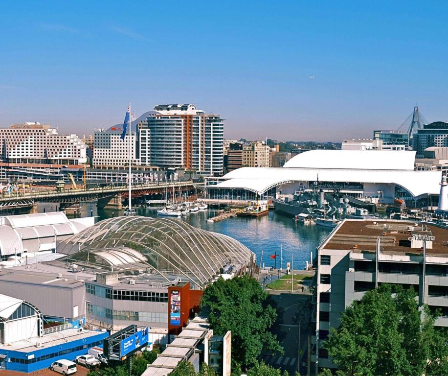Metro Apartments on King - Rooftop Pool and Recreational Facilities