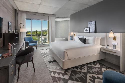 Mountain Shadows Resort Scottsdale - Room Features and Amenities