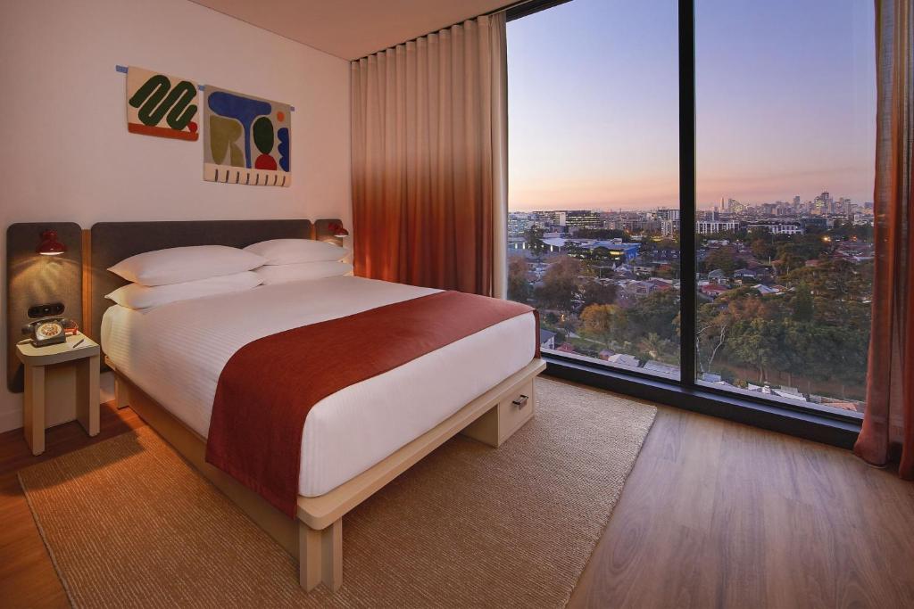 Moxy Sydney Airport - Room Features