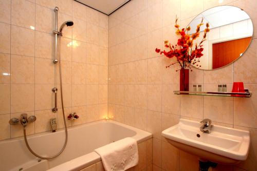 Mozart Hotel - Nearby Attractions