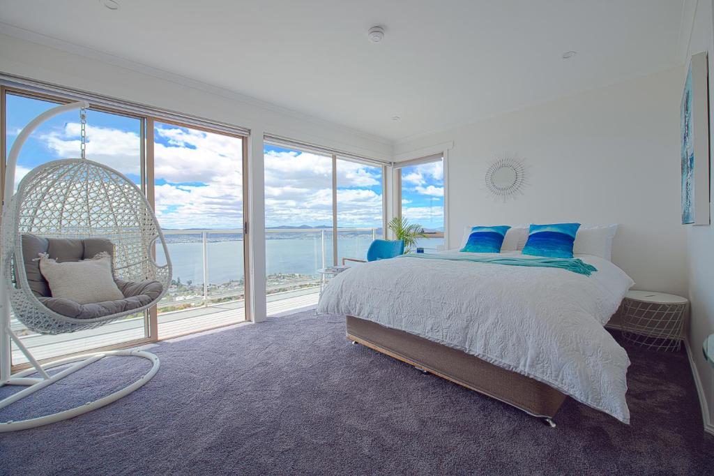 Nature & Relax House, Panoramic sea view, Free parking 37 Review
