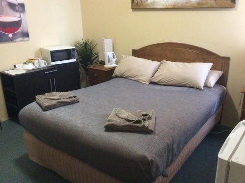 New Whyalla Hotel - Dining Options