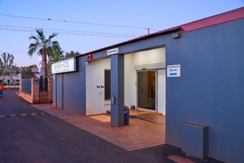 Newman Hotel - Dining Options
