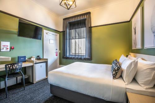 Nightcap at Exeter Hotel - Dining and Amenities