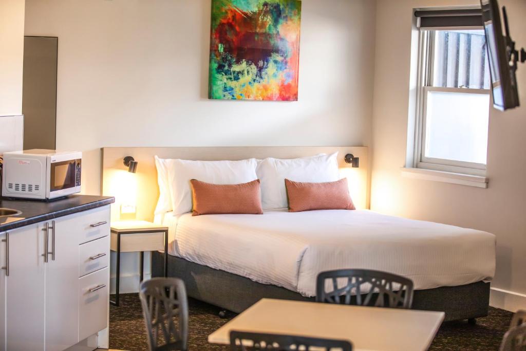 Best Hotels In Sunshine