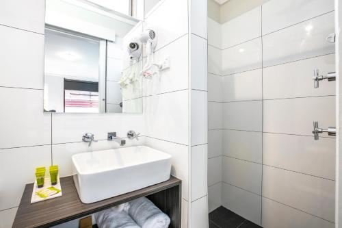 Nightcap at Jamison Hotel - Amenities and Facilities