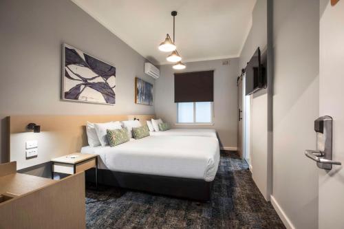Nightcap at Rex Hotel - Dining Options