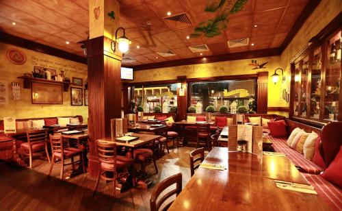 Northern Star Hotel - Dining and Entertainment