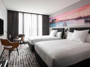 Novotel Perth Murray Street - Dining Options and Facilities