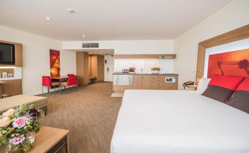 Novotel Sydney West HQ - Impressive Guest Ratings