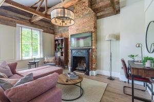 Oak & Poppy - Guest Experience Highlights