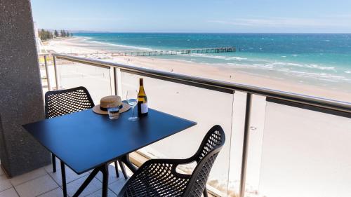 Oaks Glenelg Plaza Pier Suites - Spacious Accommodation Options