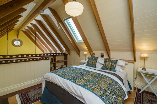 Old Bank Boutique Hotel - Amenities and Facilities
