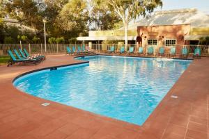 Outback Hotel - Guest Feedback and Satisfaction