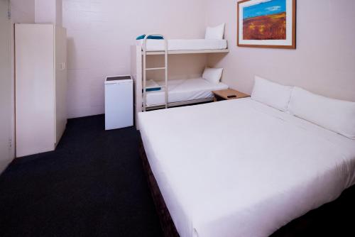 Outback Lodge - Facilities and Amenities