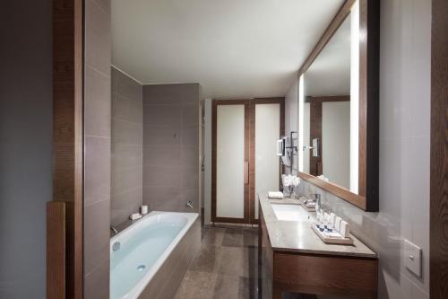 Pan Pacific Melbourne Hotel Review