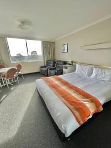 Parklane Motel - Amenities and Services
