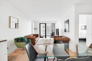 Pass the Keys Central ApartmentViewsParking - Accommodation Details