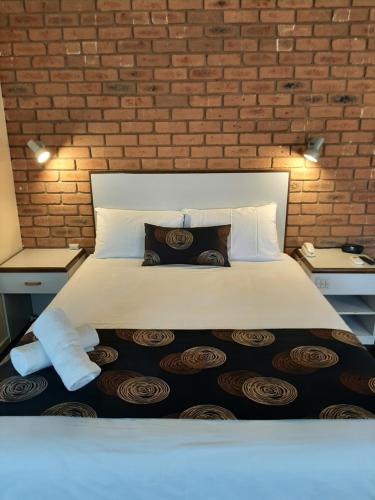 Peppermill Inn Motel - Dining and Cuisine