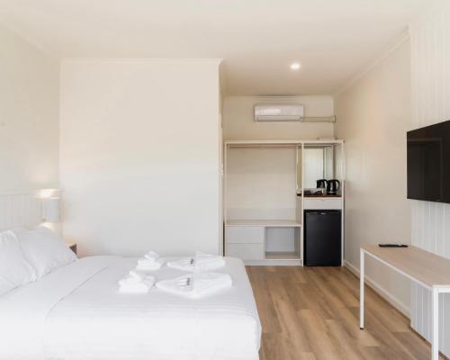 Port Broughton Hotel and Sunnyside Motel - Room Types and Amenities