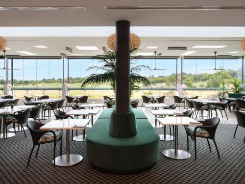 Pullman Magenta Shores Resort - Dining Options